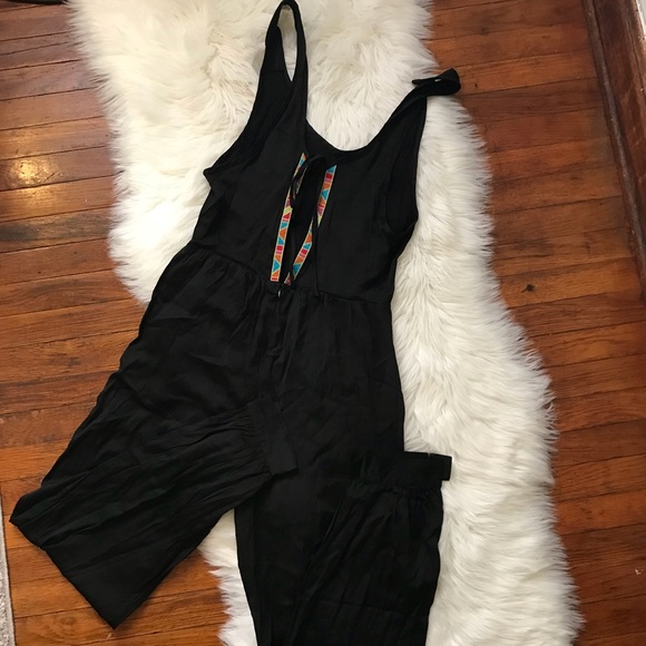 Pants - NWT 6 shore road size XS Black jumpsuit back slit